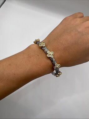 688. Two-Tone 18k Gold and White Gold Plated Bracelet 6 3/4”